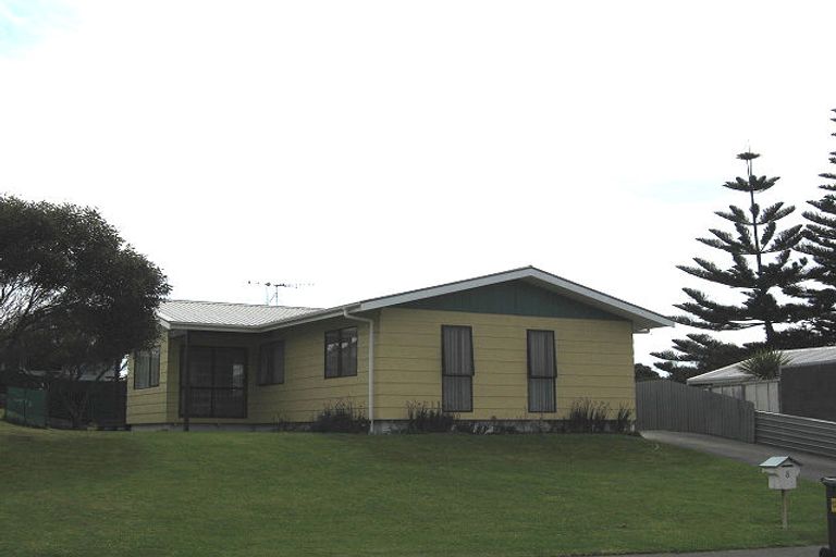 Photo of property in 8 Karyn Street, Castlecliff, Whanganui, 4501