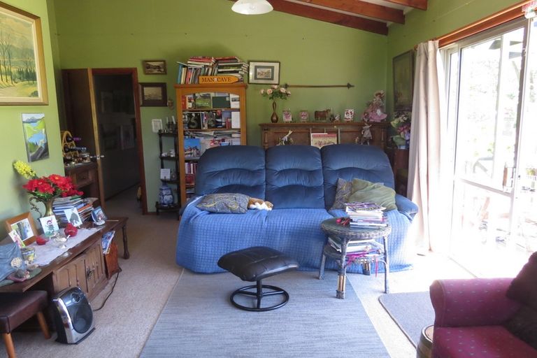 Photo of property in 10 Siegerts Road, Kimbell, Fairlie, 7987