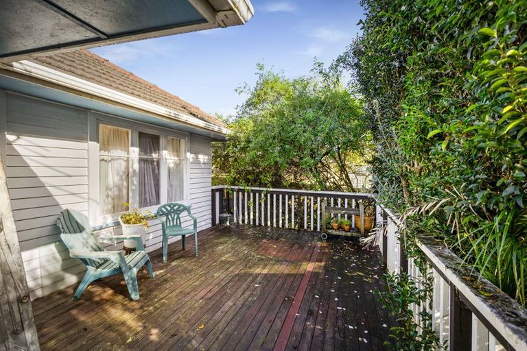 Photo of property in 11 Shamrock Lane, Te Atatu Peninsula, Auckland, 0610