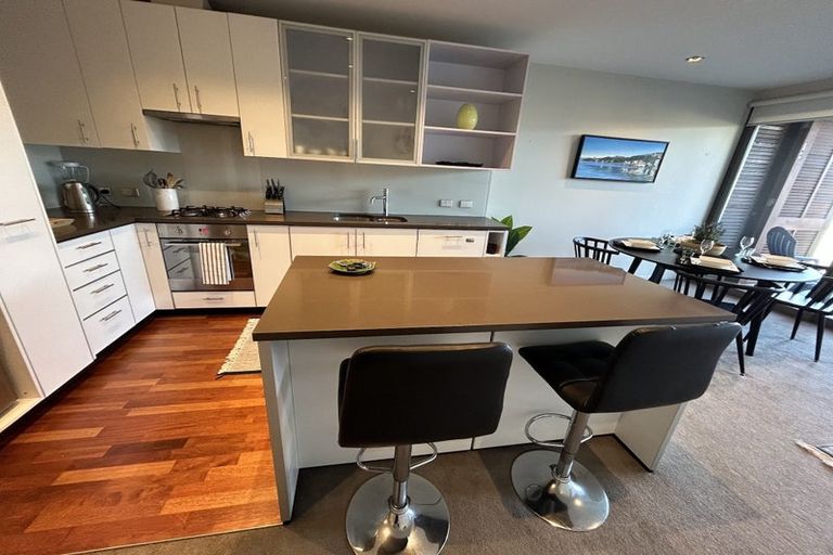 Photo of property in Patent 326 Apartments, 203s/326 Evans Bay Parade, Hataitai, Wellington, 6021