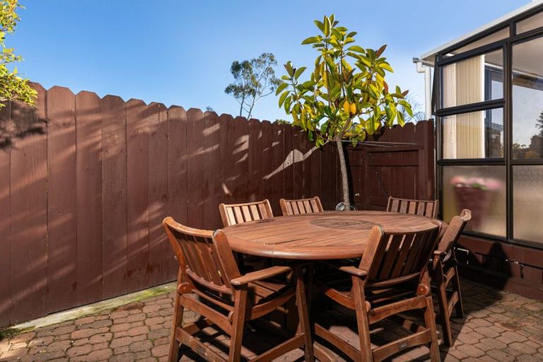 Photo of property in 56 Rosewarne Crescent, Glendene, Auckland, 0602