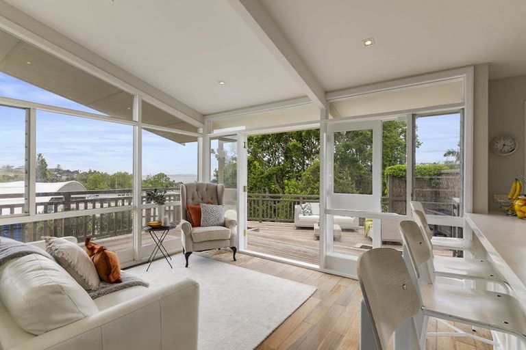 Photo of property in 104 Mellons Bay Road, Mellons Bay, Auckland, 2014