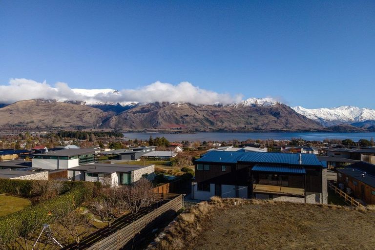 Photo of property in 16 Platinum Ridge, Wanaka, 9305