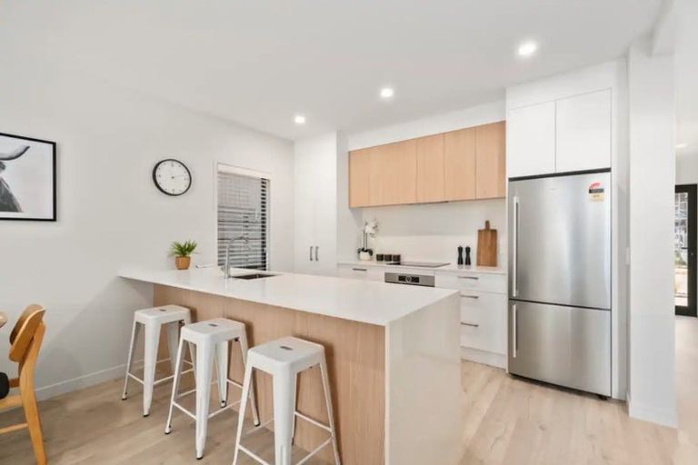 Photo of property in 27 Mulholland Drive, Jacks Point, 9371