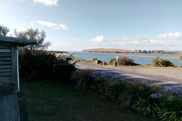 Photo of property in 15 Surat Bay Road, New Haven, Owaka, 9585