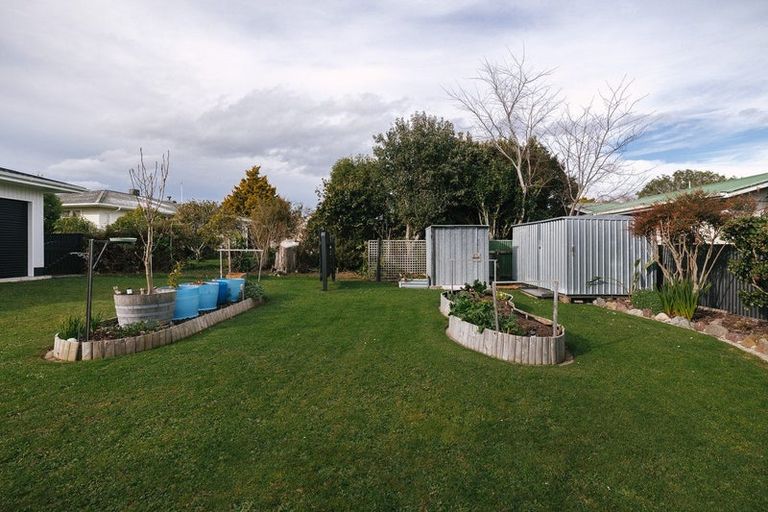 Photo of property in 14 Pollen Street, Woodville, 4920