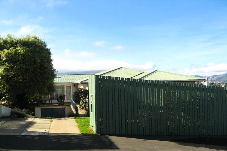 Photo of property in 70 Centennial Avenue, Helensburgh, Dunedin, 9010