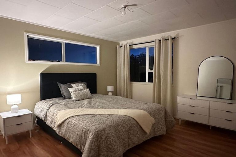 Photo of property in 91 Sunnyside Road, Sunnyvale, Auckland, 0612