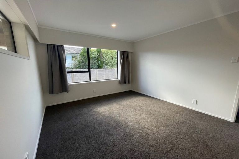 Photo of property in 5 Binda Place, Botany Downs, Auckland, 2010