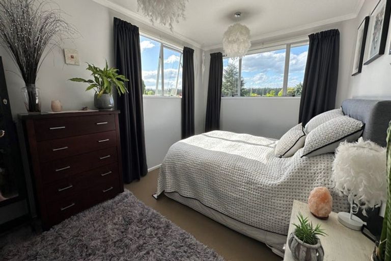 Photo of property in 209 Queenspark Drive, Parklands, Christchurch, 8083