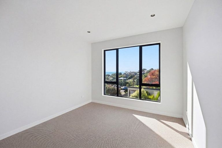 Photo of property in 2/8 Park Rise, Campbells Bay, Auckland, 0630