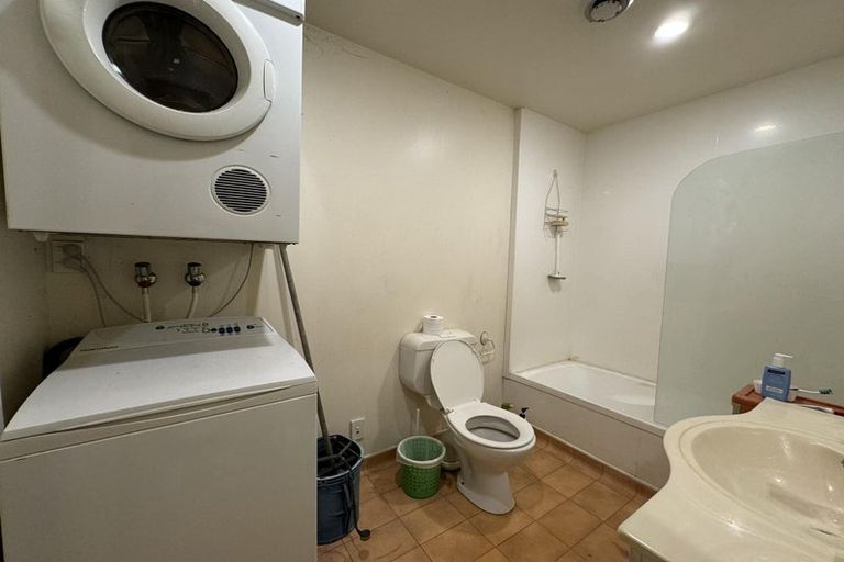 Photo of property in Courtenay Apartments, 411/120 Courtenay Place, Te Aro, Wellington, 6011