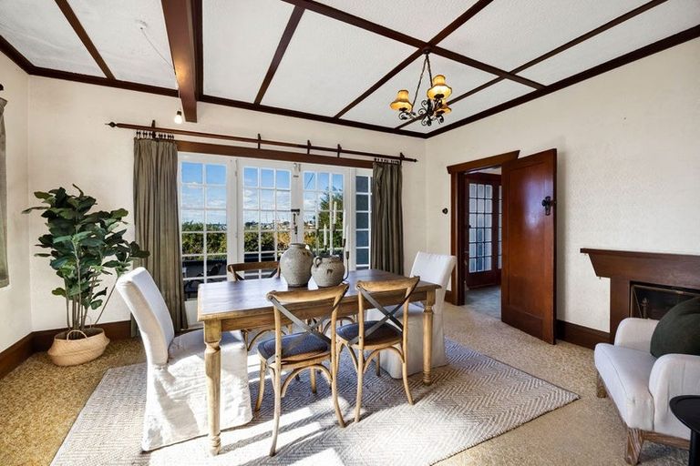 Photo of property in 4 Kitchener Terrace, Moturoa, New Plymouth, 4310