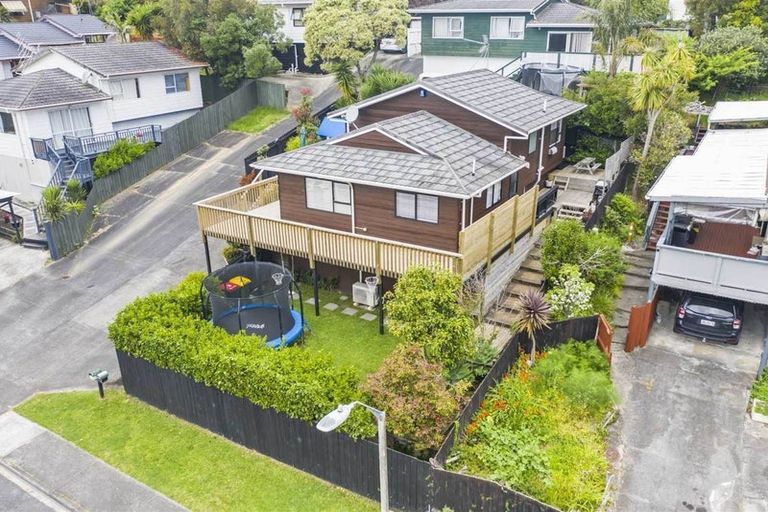 Photo of property in 1/111 Spinella Drive, Bayview, Auckland, 0629