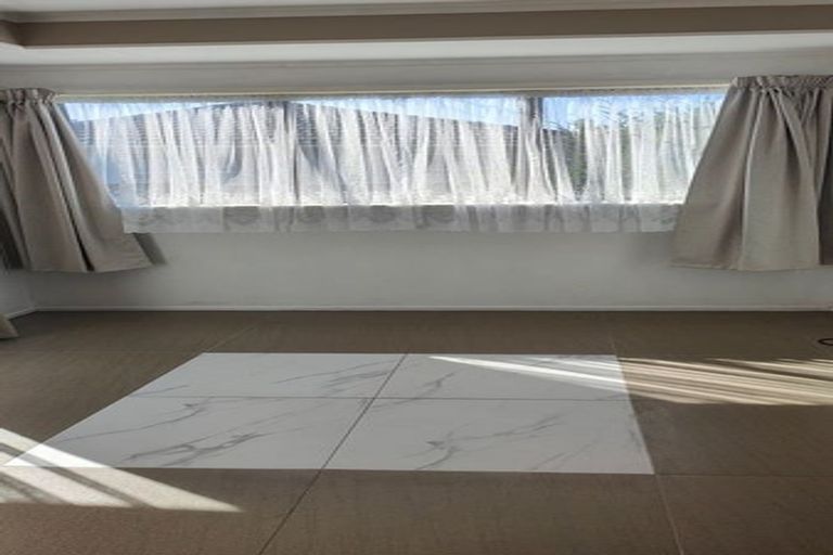 Photo of property in 2 Pandora Place, Pakuranga, Auckland, 2010
