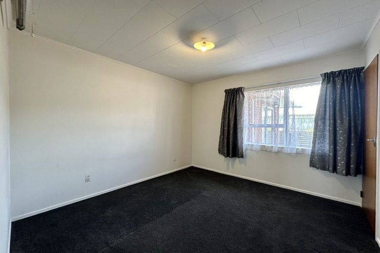 Photo of property in 1/20 Roband Crescent, Brown Owl, Upper Hutt, 5018