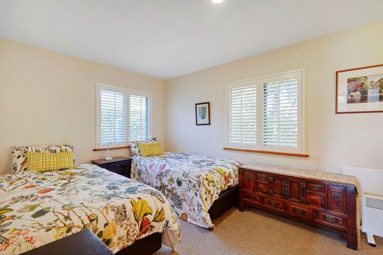 Photo of property in 1 Hikanui Place, Havelock North, 4130