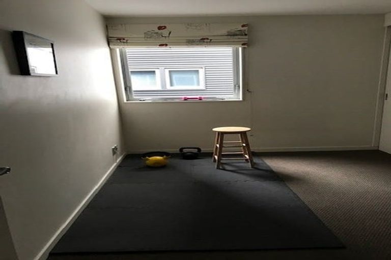 Photo of property in Montreaux, 164 The Terrace, Wellington Central, Wellington, 6011