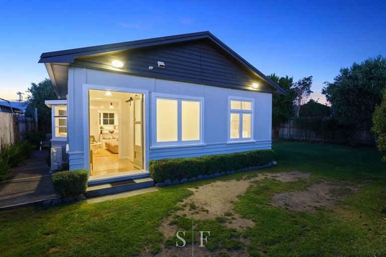 Photo of property in 15 Rauparaha Street, Waikanae Beach, Waikanae, 5036