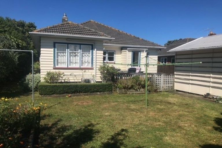 Photo of property in 73 Hall Crescent, Epuni, Lower Hutt, 5011