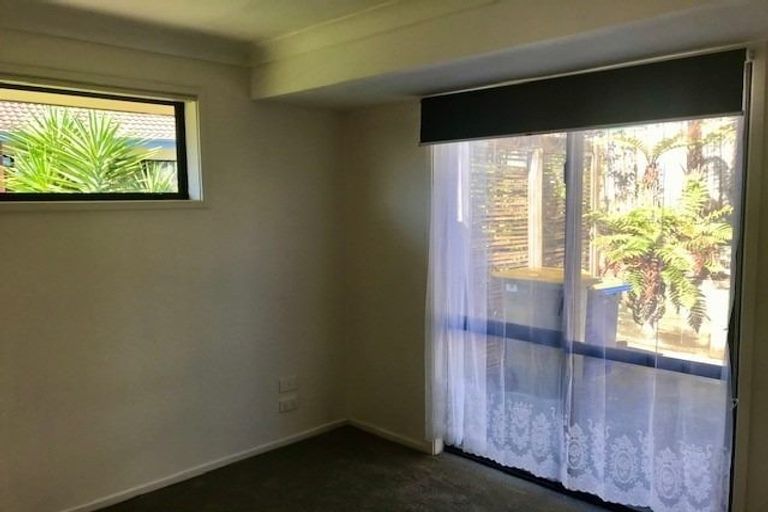 Photo of property in 96 Kamara Road, Glen Eden, Auckland, 0602