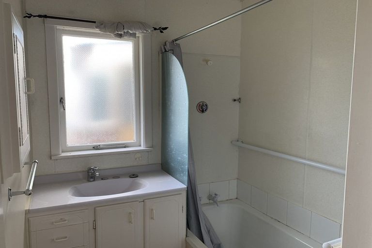 Photo of property in 39 Reeves Road, Pakuranga, Auckland, 2010