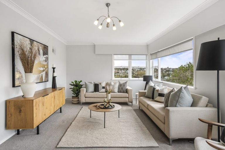 Photo of property in 12 Alton Avenue, Hillcrest, Auckland, 0627