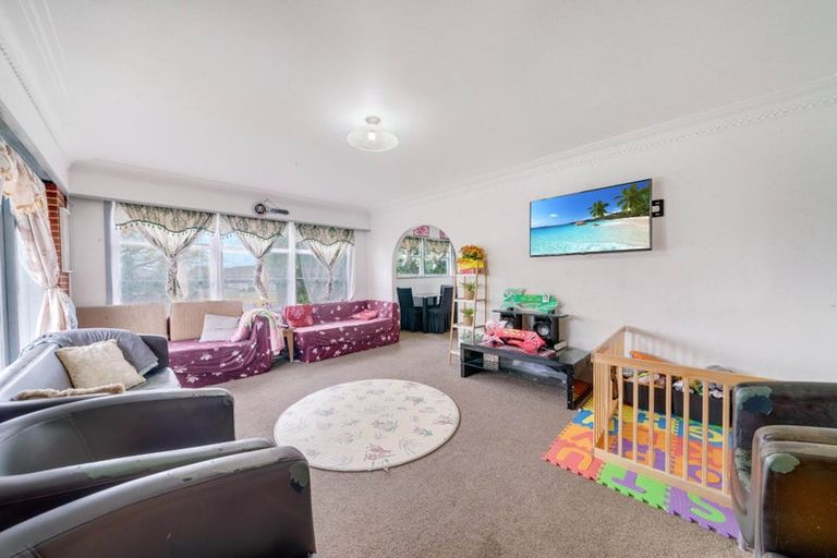 Photo of property in 10 Mckean Avenue, Manurewa, Auckland, 2102