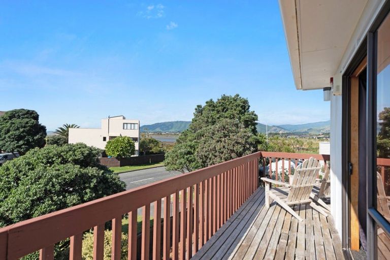 Photo of property in 254 Manly Street, Paraparaumu Beach, Paraparaumu, 5032