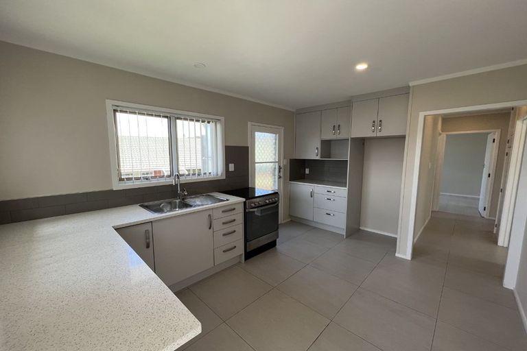 Photo of property in 2/52 Bentley Avenue, Glenfield, Auckland, 0629