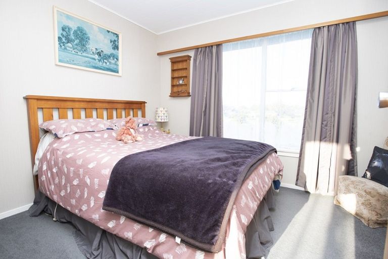 Photo of property in 64 Great North Road, Winton, 9720