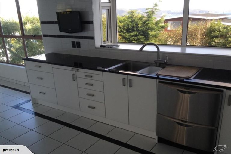 Photo of property in 37 Mulberry Street, Maungaraki, Lower Hutt, 5010