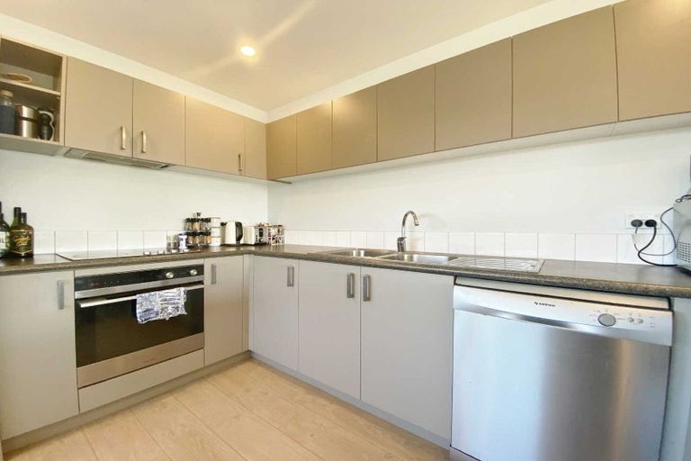 Photo of property in 461 Barbadoes Street, Edgeware, Christchurch, 8013