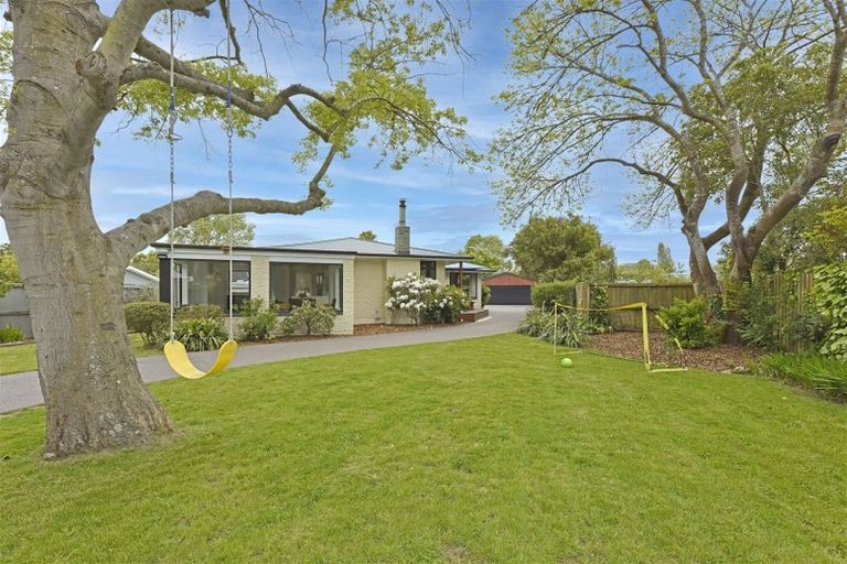 Photo of property in 21 Barnes Road, Redwood, Christchurch, 8051