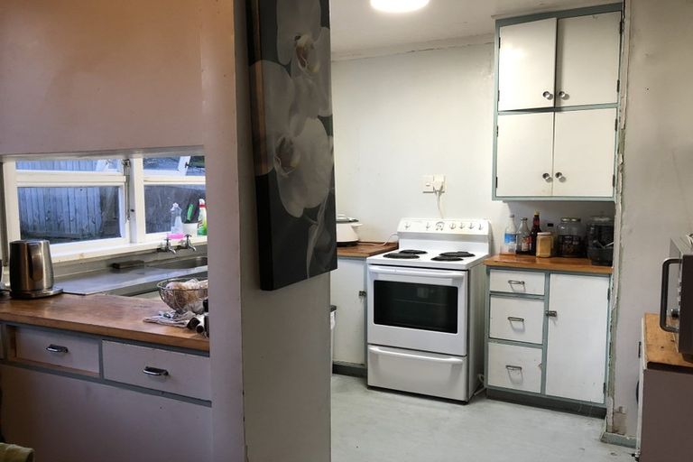 Photo of property in 12-14a Worcester Place, Cannons Creek, Porirua, 5024