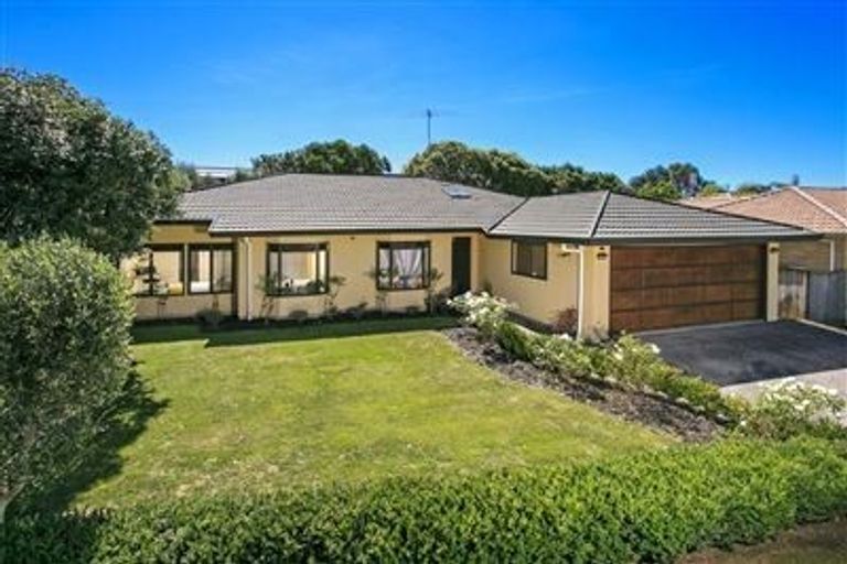 Photo of property in 20 Pukatea Avenue, Albany, Auckland, 0632