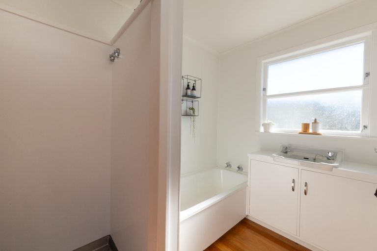 Photo of property in 7 Liverpool Street, Takaro, Palmerston North, 4412