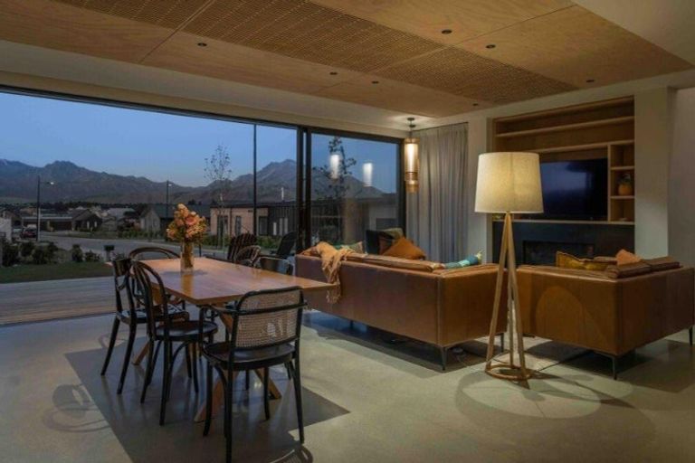 Photo of property in 14 Robrosa Street, Wanaka, 9305