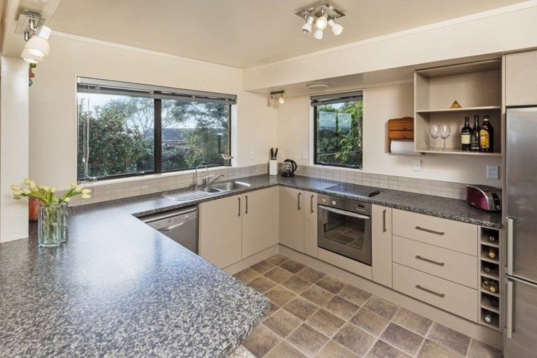 Photo of property in 1/8 Kincraig Place, Highland Park, Auckland, 2010