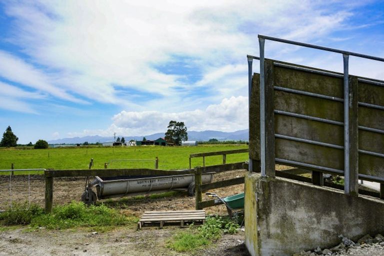 Photo of property in 306 Ferry Road, Waltham, Christchurch, 8011