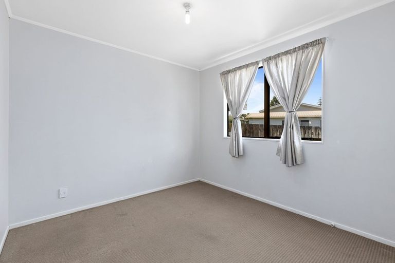 Photo of property in 2/5 Ebenezer Way, Clendon Park, Auckland, 2103