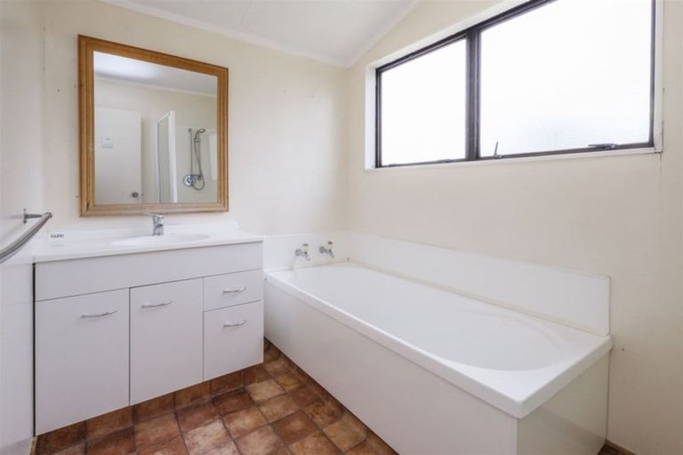 Photo of property in 10a Milne Street, Sanson, 4817