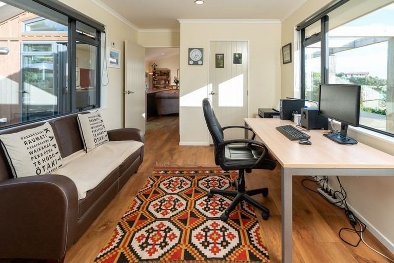 Photo of property in 97 Raukawa Road, Peka Peka, Waikanae, 5391