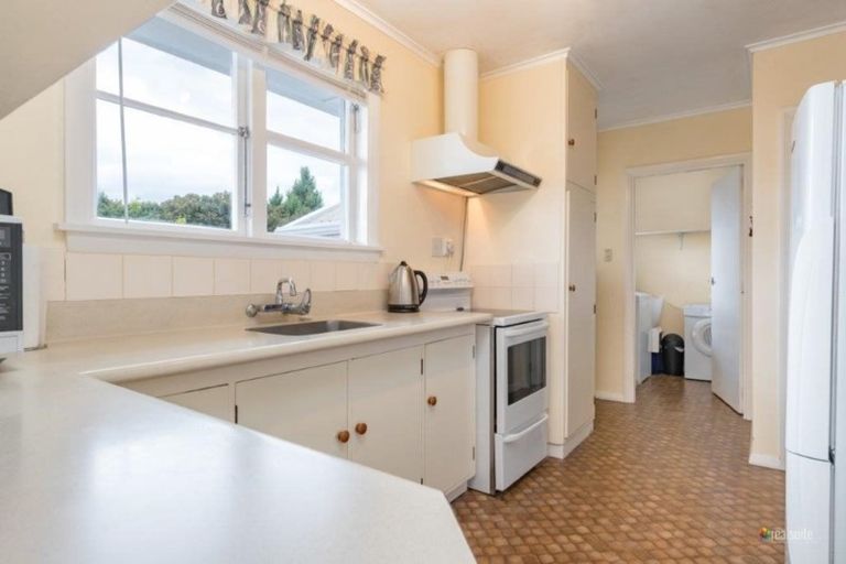 Photo of property in 16 Charles Street, Clouston Park, Upper Hutt, 5018