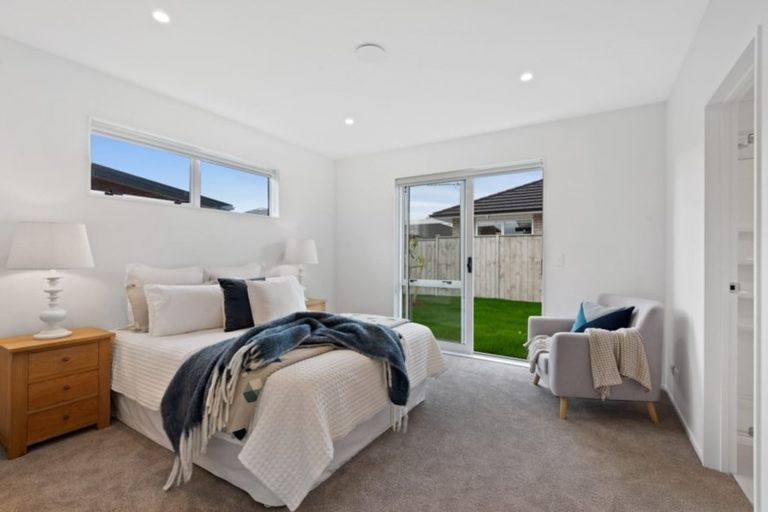 Photo of property in 23 Waituarua Drive, Takanini, 2112