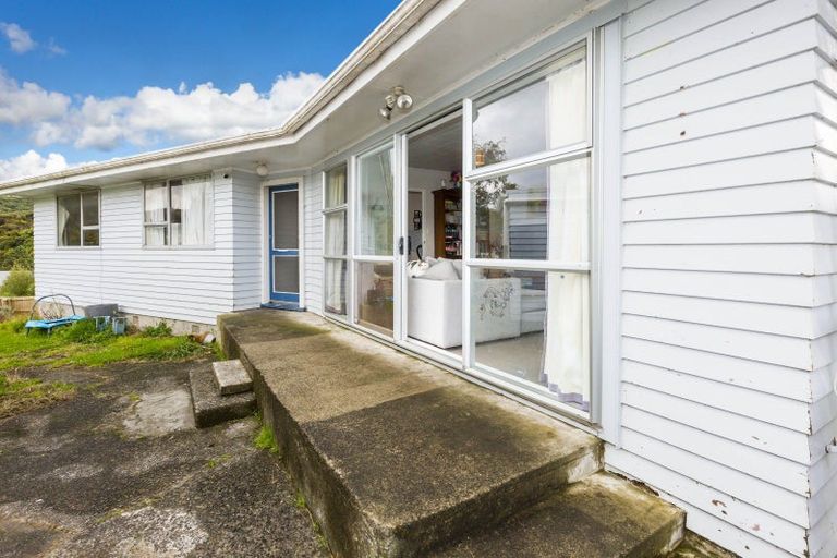 Photo of property in 23 Blueberry Grove, Timberlea, Upper Hutt, 5018