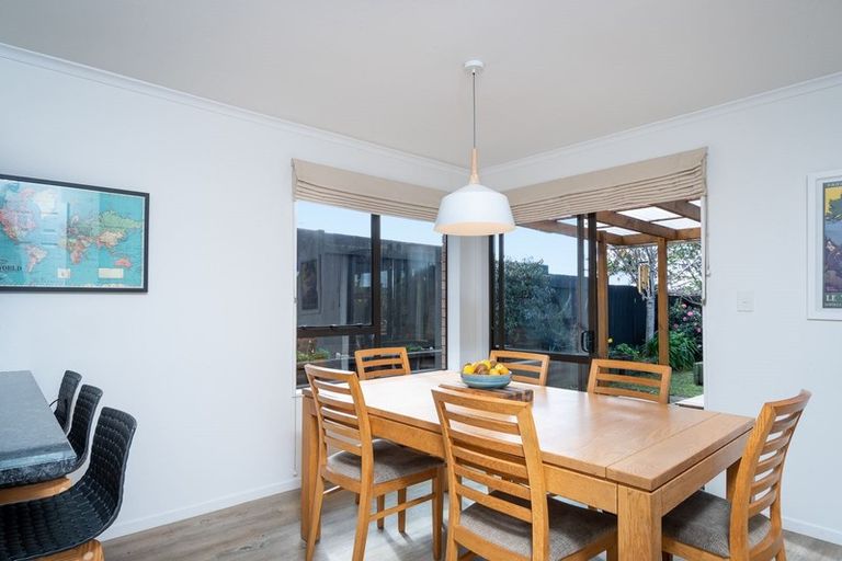 Photo of property in 1/11 Javelin Place, West Harbour, Auckland, 0618