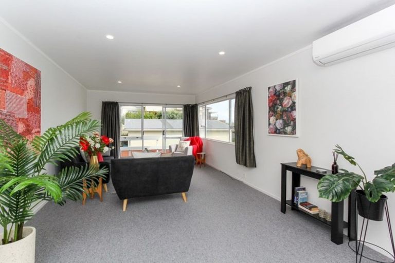 Photo of property in 8b Whiteley Street, Moturoa, New Plymouth, 4310