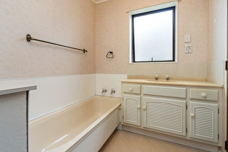 Photo of property in 18 Bowen Street, Cambridge, 3434