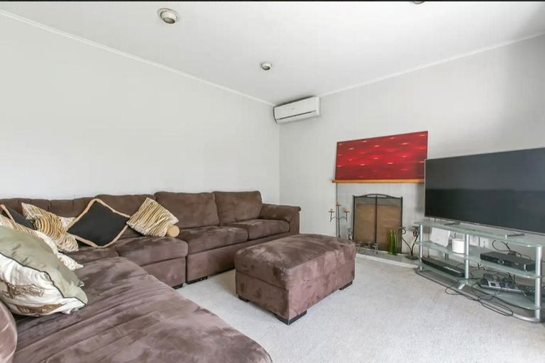 Photo of property in 15 Sterling Avenue, Manurewa East, Auckland, 2102